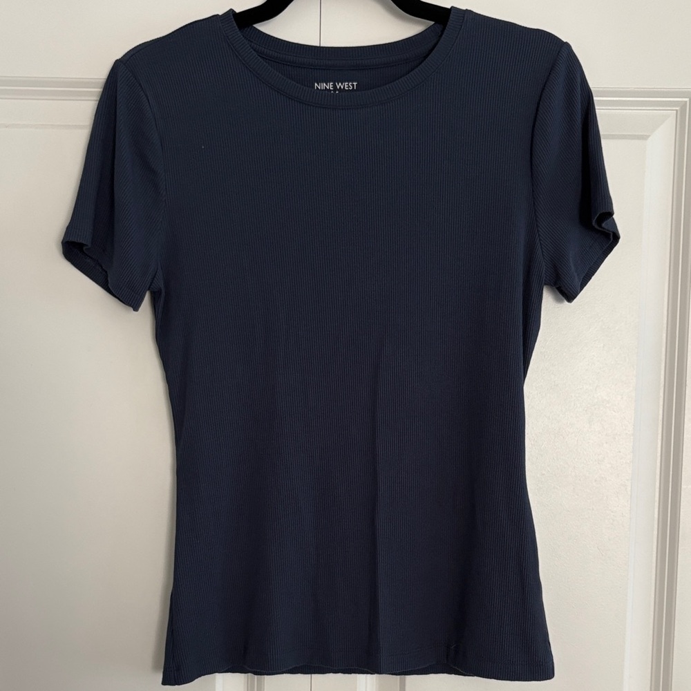 Nine West Soft Spun Ribbed Blue Short Sleeve Tee Size M